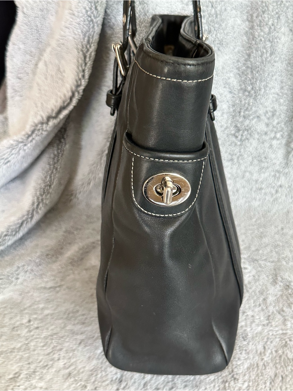 Coach Hamptons Leather Tote #8E92 - Picture 6 of 16